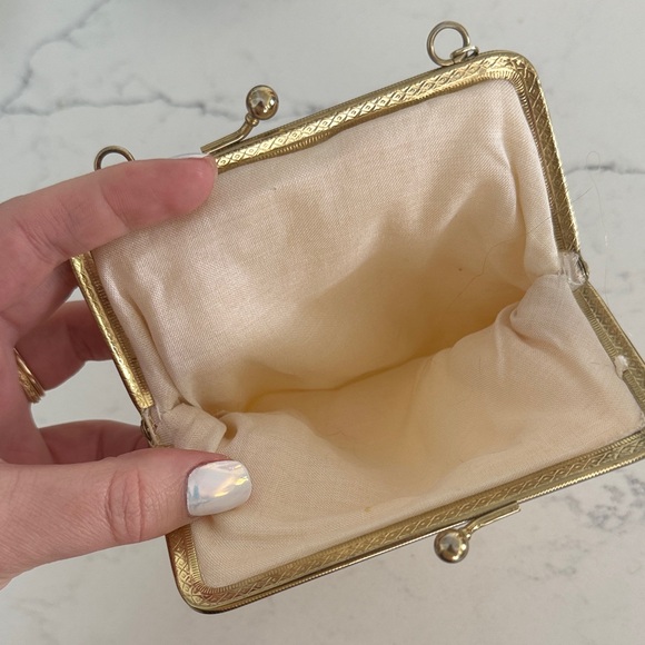 Vintage Beaded Cream Wristlet Bag with Chain Strap - Picture 2 of 3